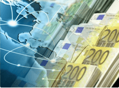 Fajos de billetes de 200 euros a la derecha. A la izquierda, aparece un mapa con varios puntos conectados por líneas curvas.