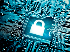 Un candado en blanco brillante en el medio de un sistema de circuitos informáticos.